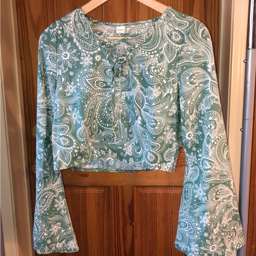 Women’s Romwe cropped long sleeve blouse